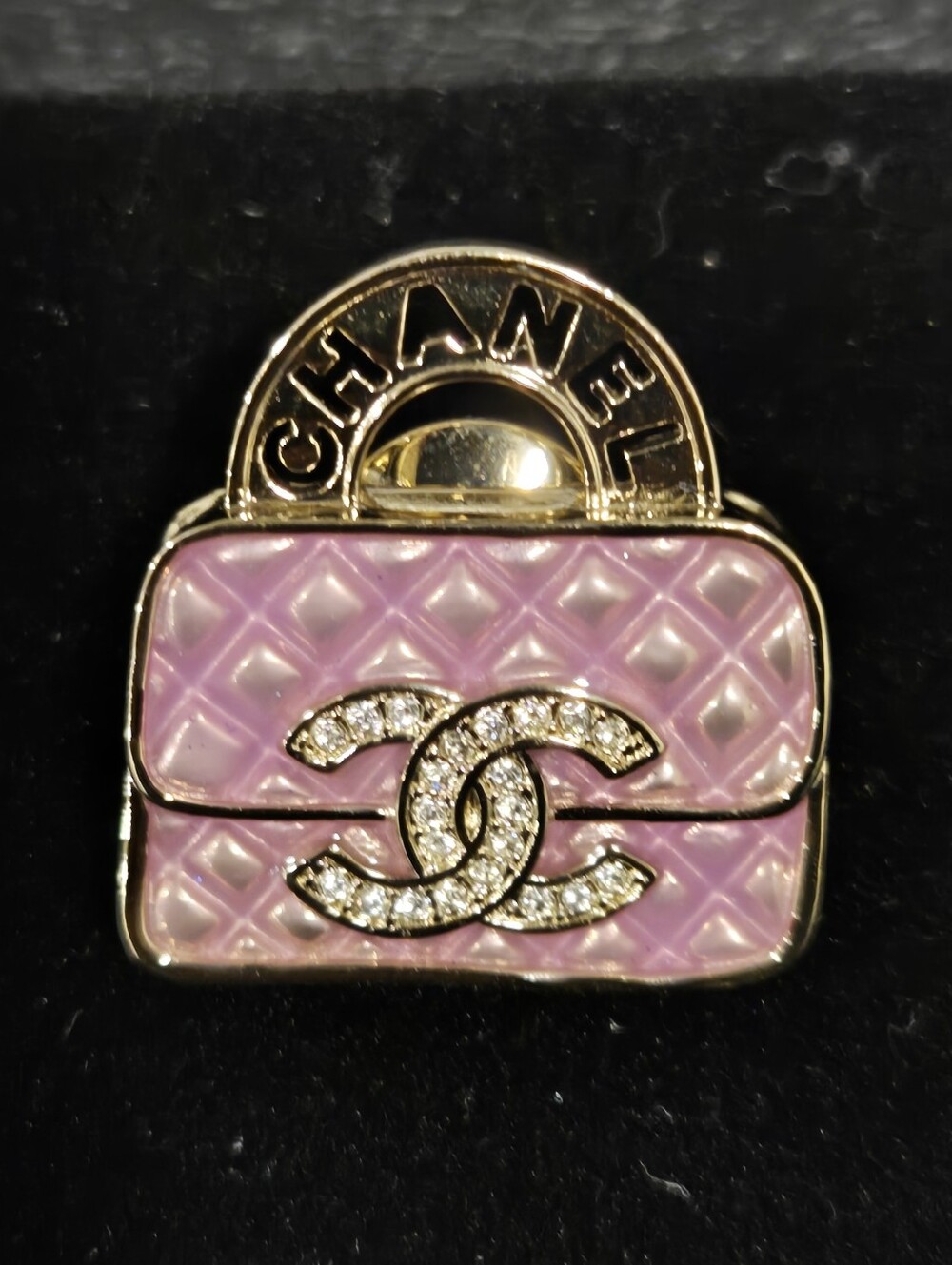 #134 - CHANEL Metal Strass Pin Brooch ABD441, pink bag with rhinestones - Picture 4 of 12